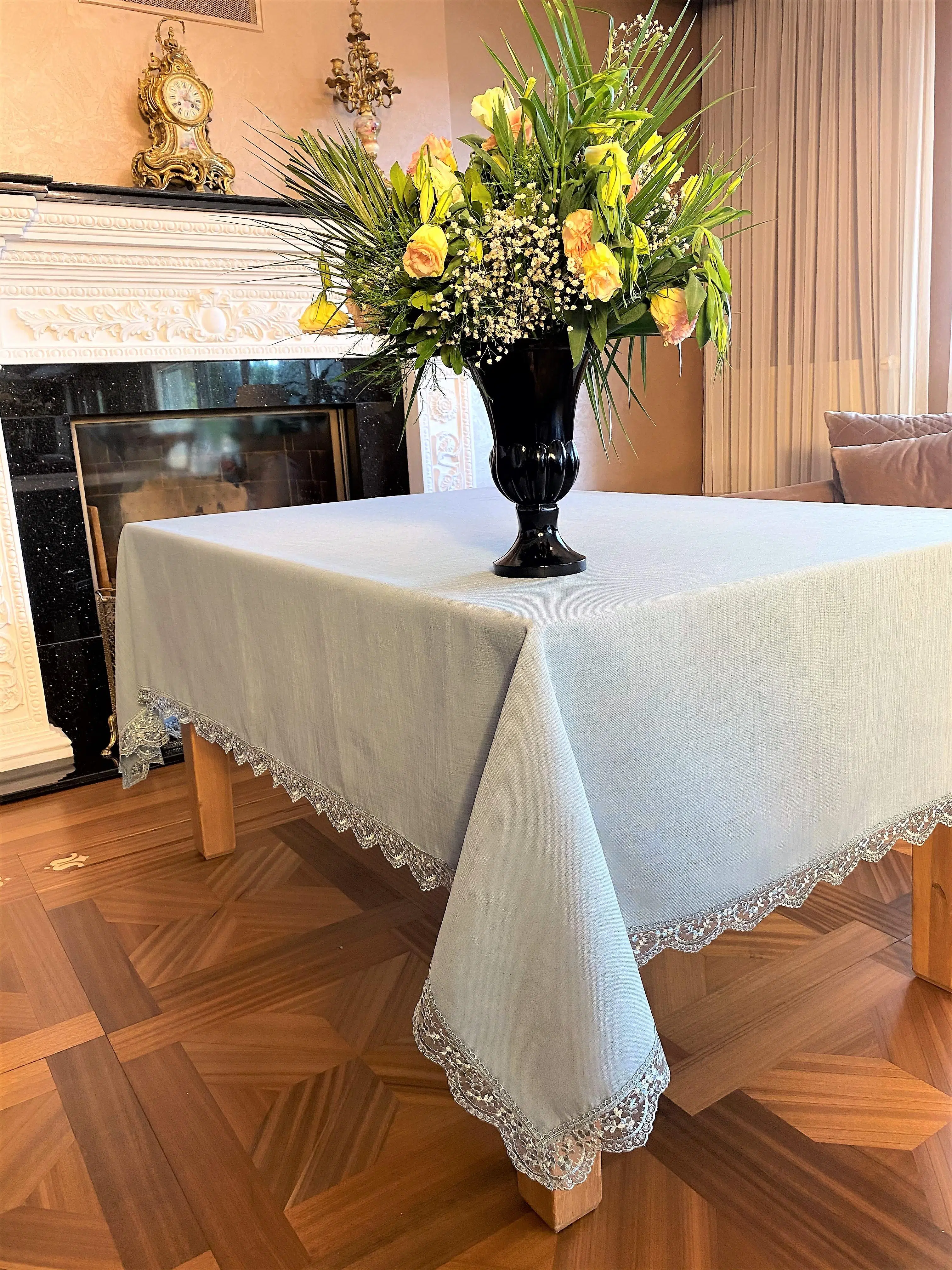 Mavi Dikdörtgen Keten Ve Güpürlü Masa Örtüsü