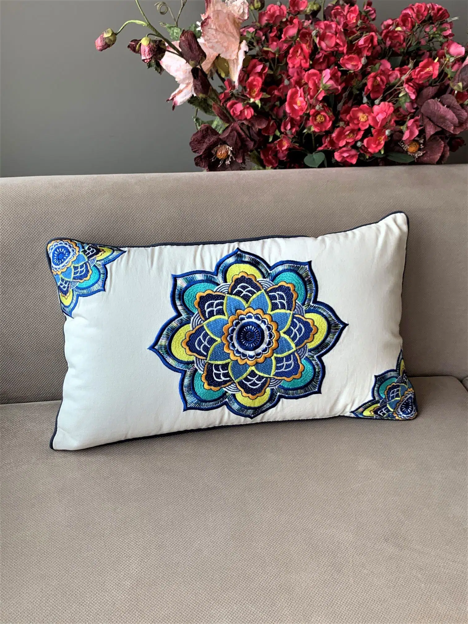 PQ 003 Sarı Mavi Çiçekli Yastık